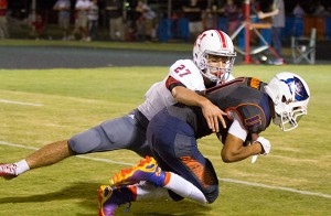 William Blount receiver Joel Graham comes up with a tough catch. 